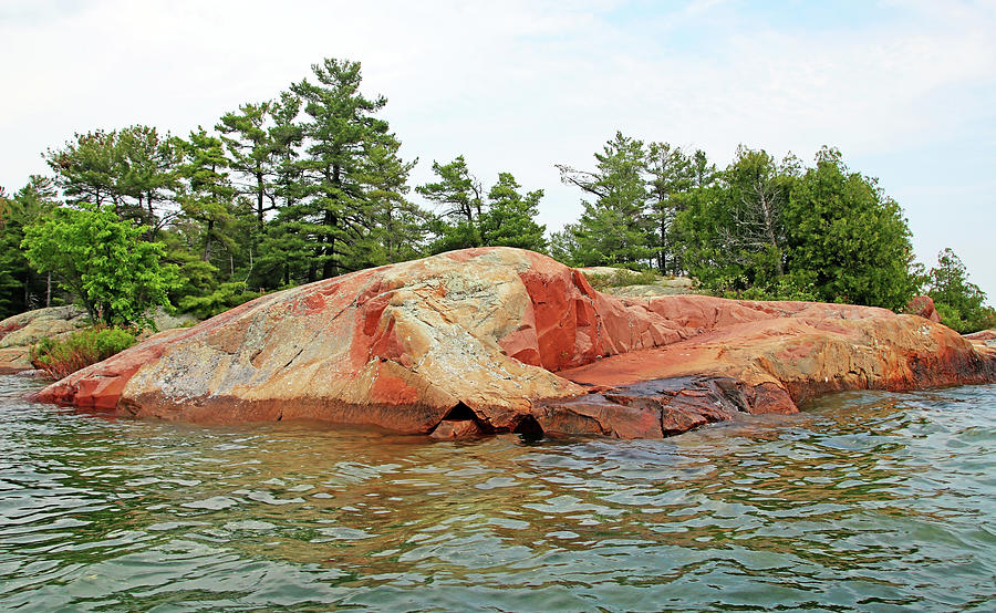 Pink Granite Of Georgian Bay V Photograph by Debbie Oppermann