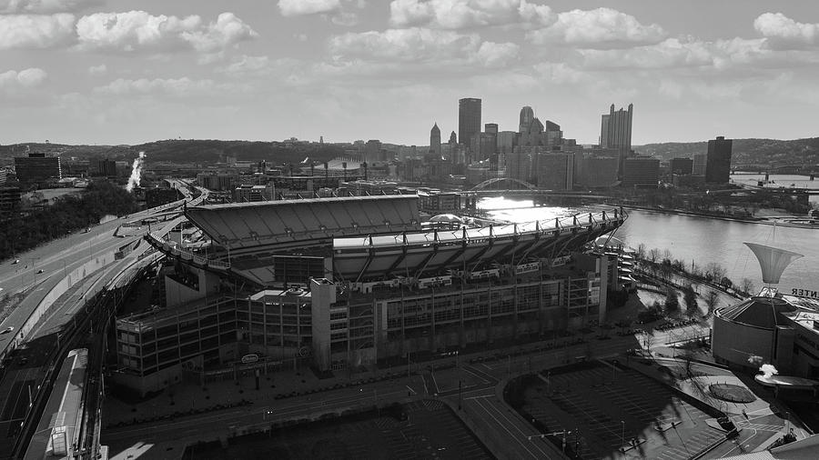 Pittsburgh Steelers Heinz Field with Pittsburgh Skyline in black and white Photograph by Eldon McGraw