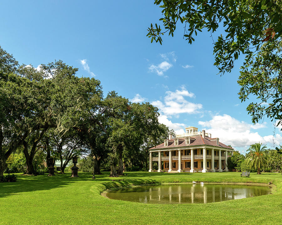Plantation Home Photograph by Rod Best