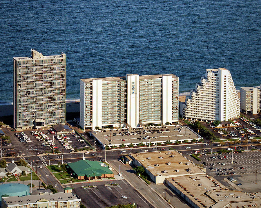 Plaza Condominium Ocean City MD Photograph by Bill Swartwout