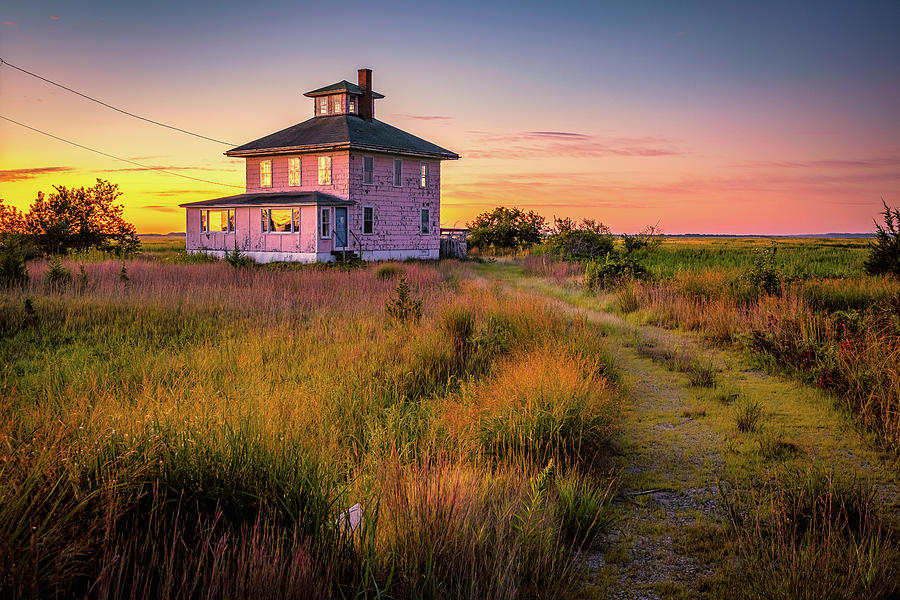 Massachusetts Photograph - Plum Island Pink House by Jeff Sinon