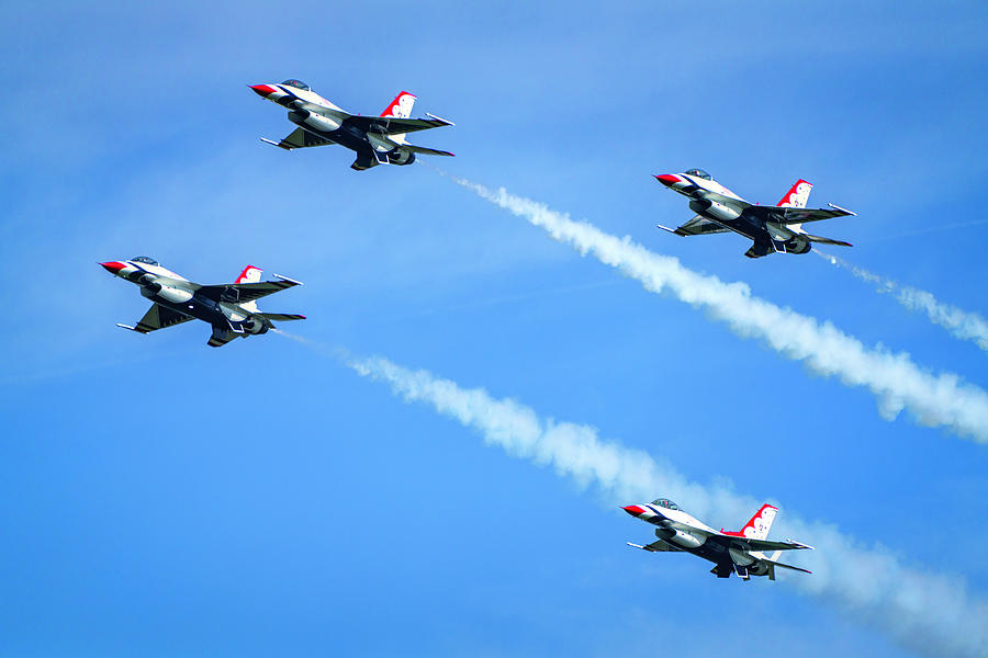 Point Mugu Air Show Thunderbirds 7 Photograph by Lindsay Thomson Fine