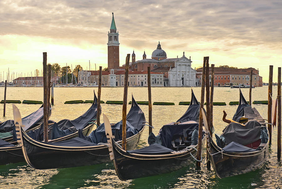 Ponte della Paglia Gondolas - Venice, Italy Photograph by Sean Hannon ...