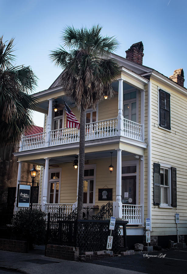 Poogans Porch - Charleston Sc Photograph