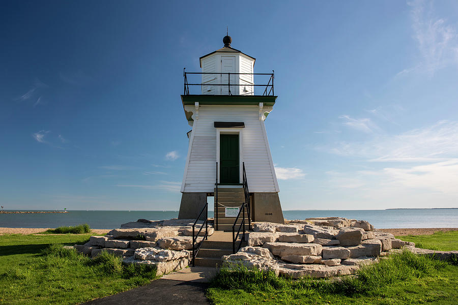Port Clinton Lighthouse Photograph by Dan Sproul