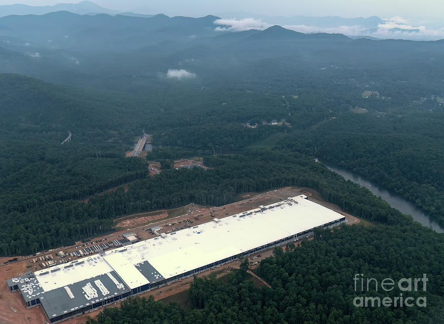 Pratt and Whitney Asheville Turbine Airfoil Manufacturing Plant Ae Photograph by David Oppenheimer