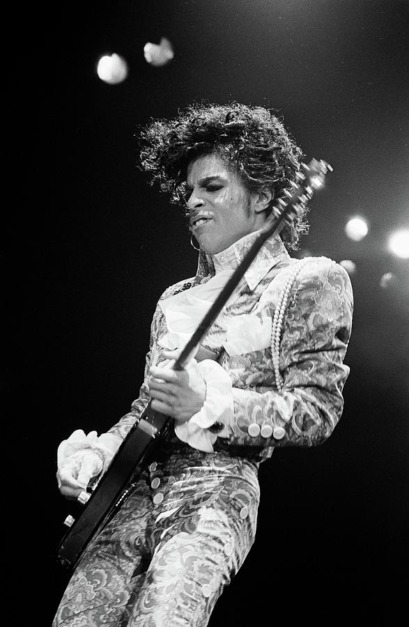 Celebrity Photograph - Prince Performing  by Dmi