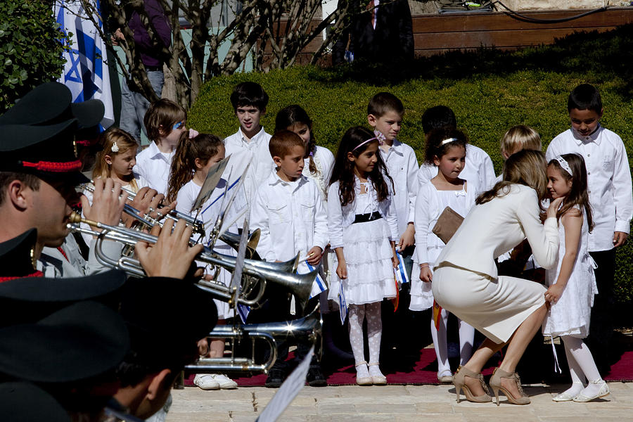 Prince Philippe And Princess Letizia of Spains First Visit To Israel Photograph by Uriel Sinai Prince Philippe And Princess Letizia of Spains First Visit To Israel Photograph by Uriel Sinai