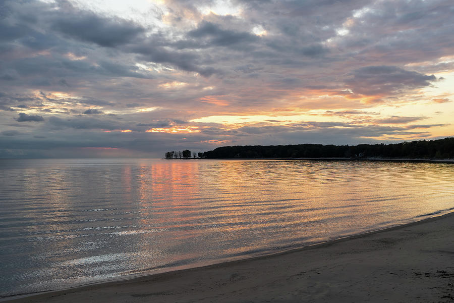 Private Beach Sunset - Lorraine Bay North Shore Lake Erie Photograph by Georgia Mizuleva