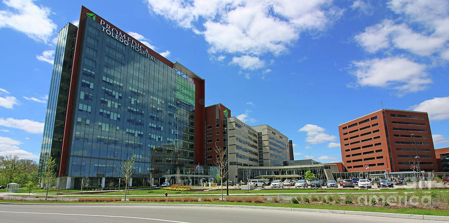 Promedica Toledo Hospital 6074 Photograph by Jack Schultz