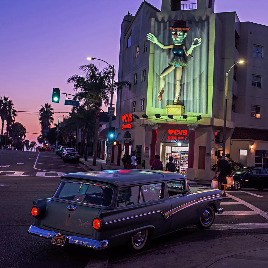 Purple Sky over Venice California Classic Car Photograph by Toby McGuire
