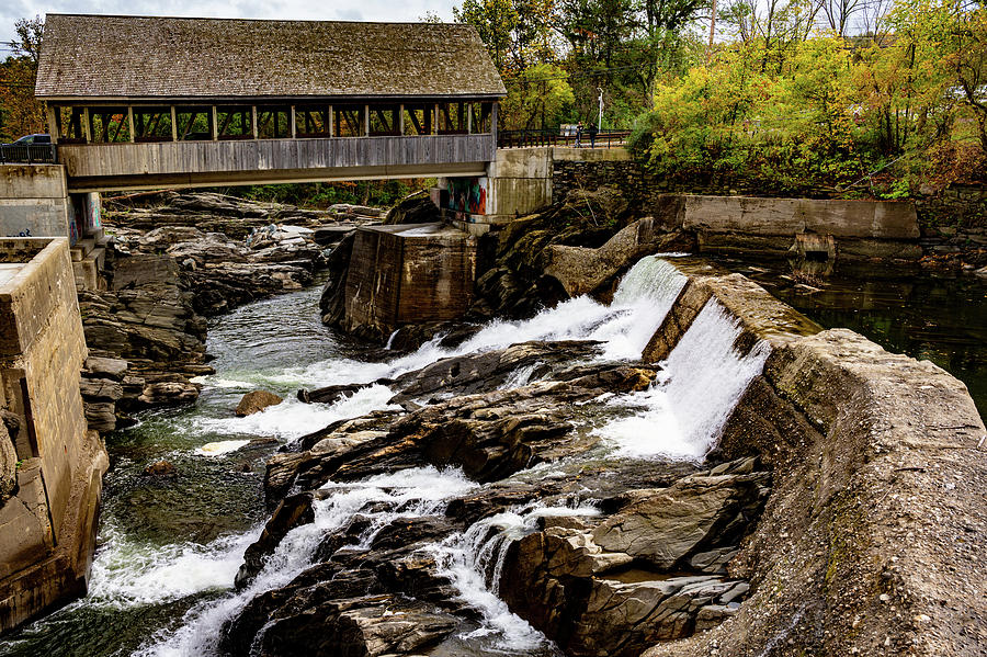 Quechee Covered Bridge Photograph by Wayne King - Pixels