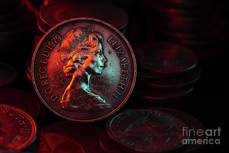 Queen Elizabeth II 2 New Pence Coin 1979 Macro Photograph by Pablo Avanzini