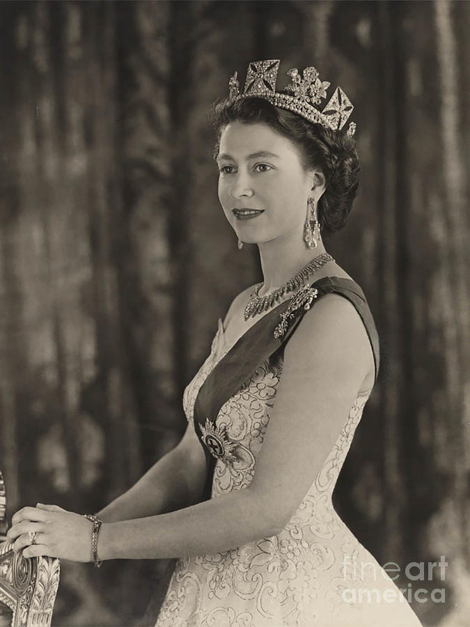 Queen Elizabeth in her youth full vigor. Photograph by Pd - Pixels