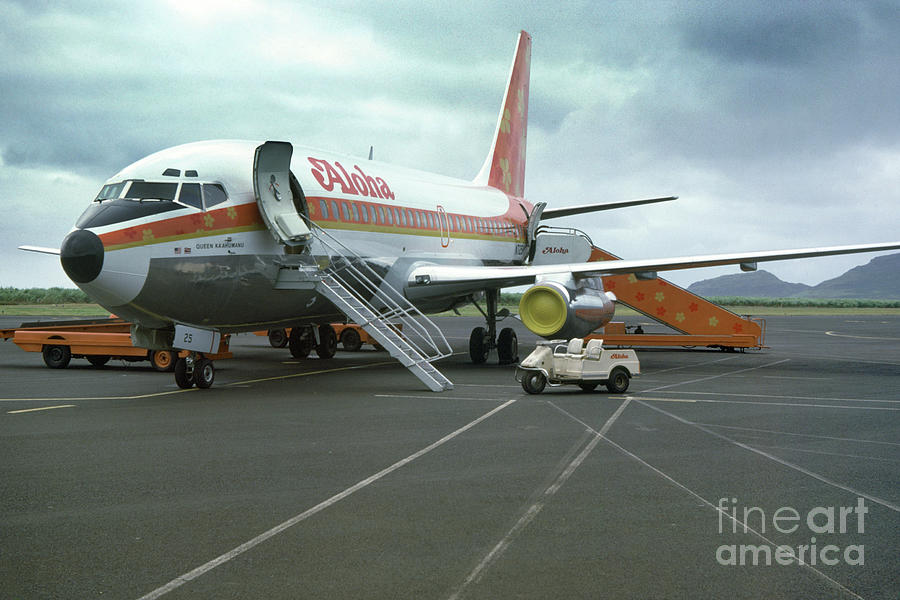 Queen KaAhumanu, Boeing 737-297, Aloha Airlines, N725AL Photograph by Wernher Krutein