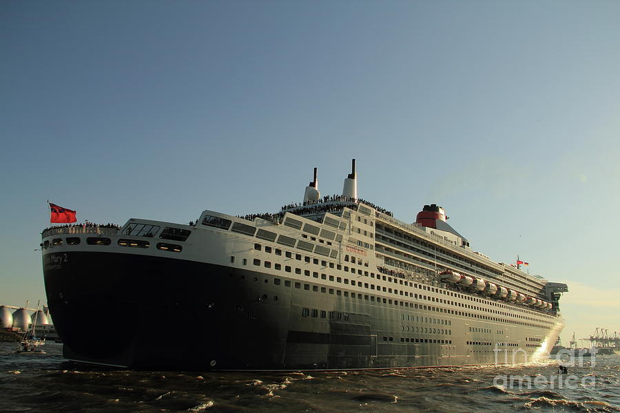 Queen Mary2 Photograph by Eva Lechner