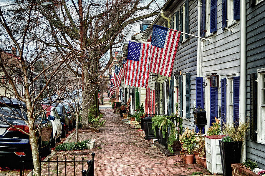 Queen Street - Old Town Alexandria Photograph By James DeFazio