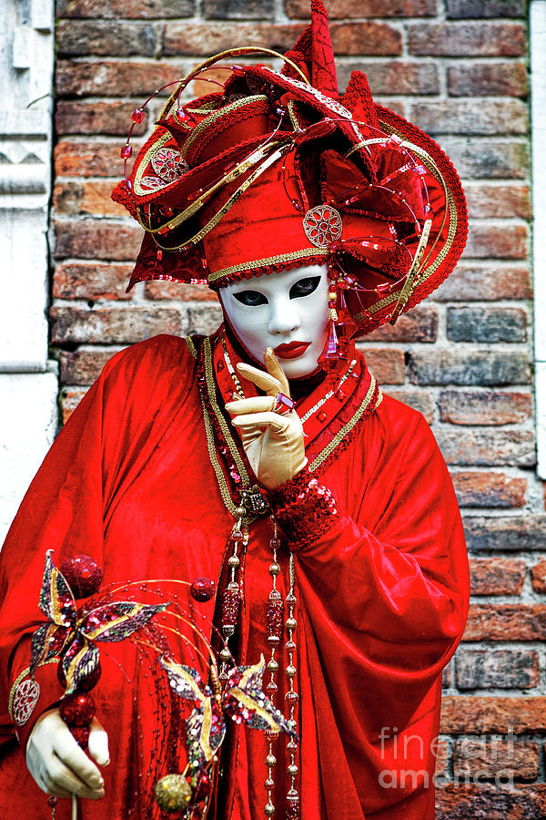 Quiet Carnevale di Venezia in Italia Photograph by John Rizzuto