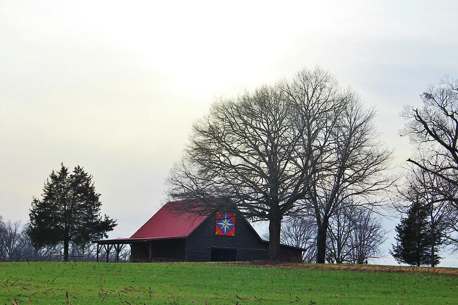 Quilt Barn In North Carolina Photograph by Cynthia Guinn