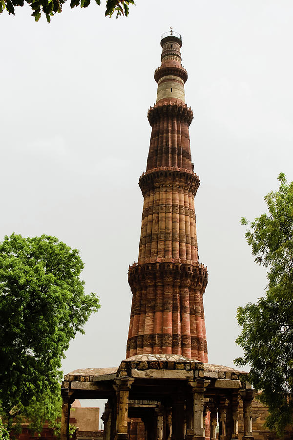 Qutab Minar, Delhi Photograph by Aashish Vaidya