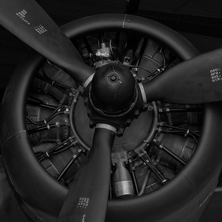 Radial Aircraft Engine Photograph