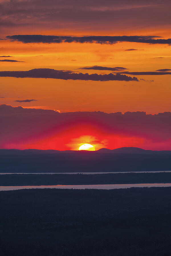 Sunset Photograph - Radiant Tranquility by Stephen Vecchiotti