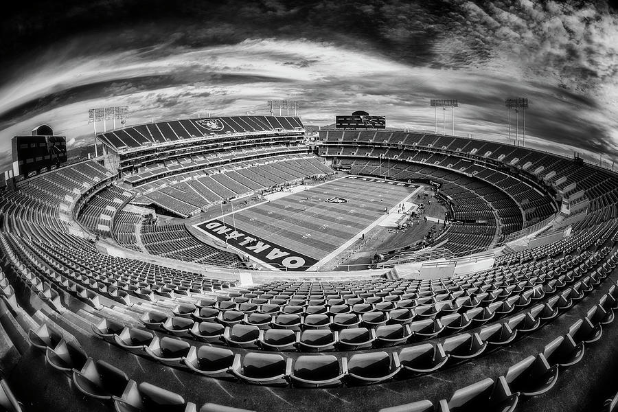 Football Photograph - Oakland Raiders #68 by Robert Hayton