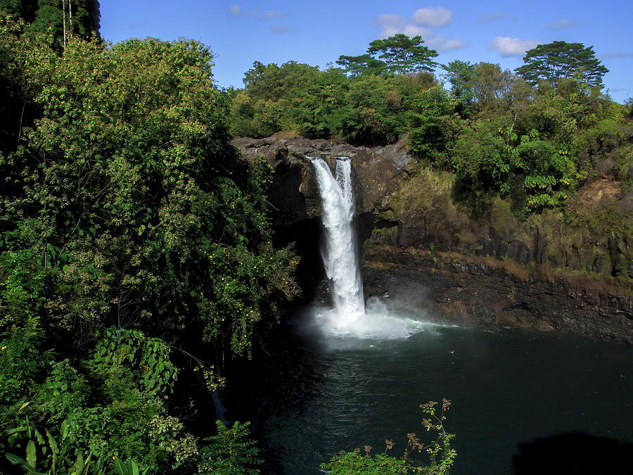 Rainbow Falls - Big Island Hawaii Photograph by Daniel Hagerman