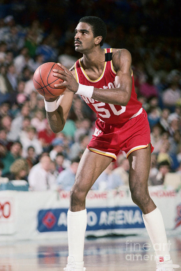 Ralph Sampson Photograph by Rocky Widner