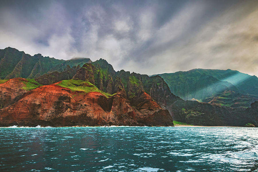 Mountain Photograph - Ray of Sunlight - Na Pali Coast - Kauai, Hawaii by Abbie Matthews