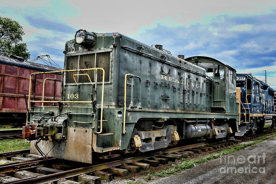 Reading Diesel Locomotive Photograph by Paul Ward - Pixels