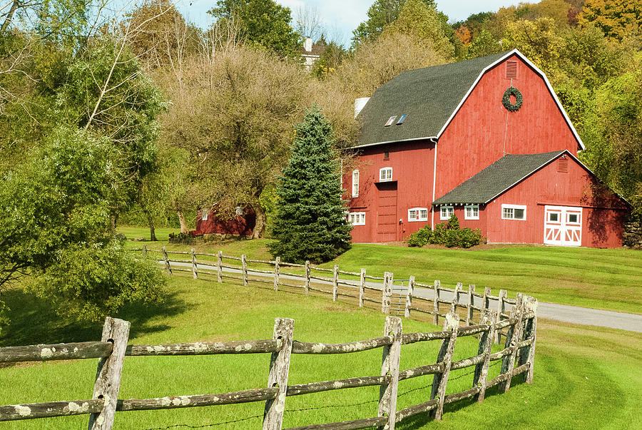 Red Barn Connecticut Photograph By Robert Ford - Fine Art America