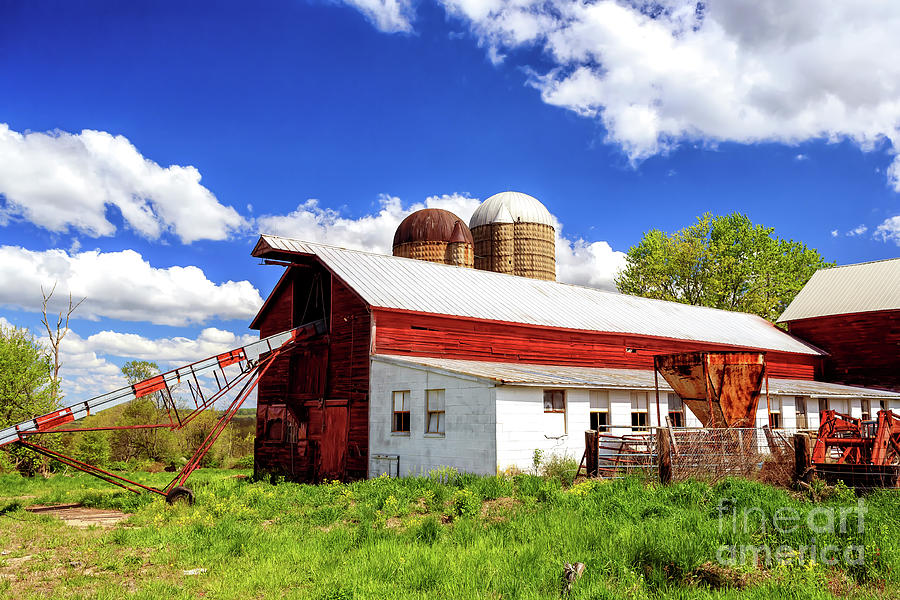 Red Barn In New Jersey Photograph By John Rizzuto