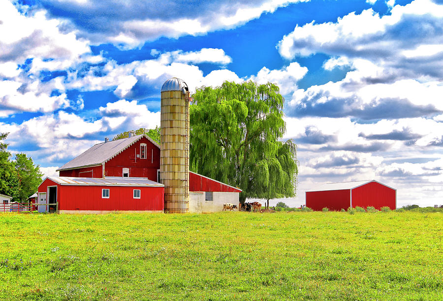 Red Barn In Pennsylvania Photograph by James Steele