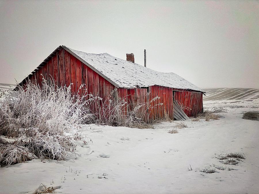 Red Barn in the Snow Photograph by Jerry Abbott