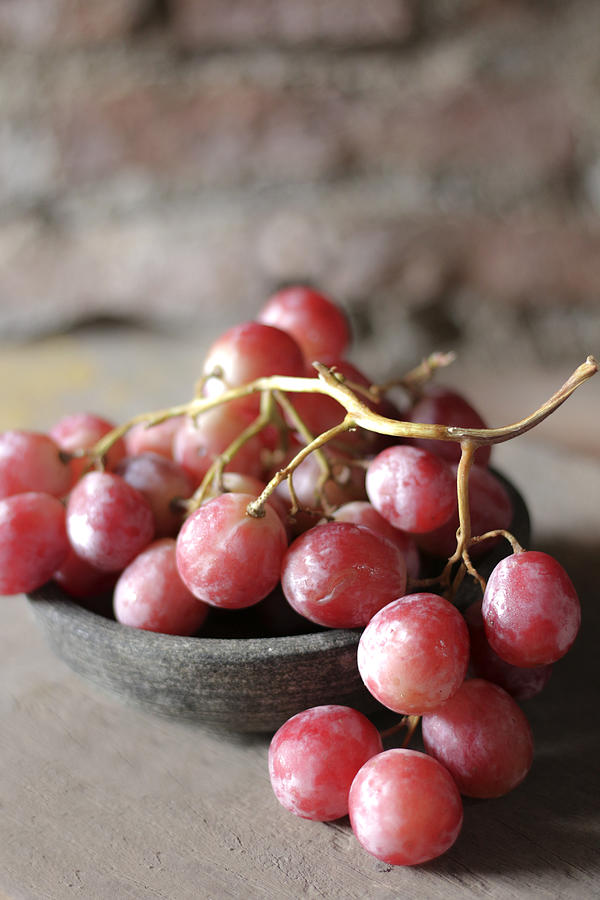 Red Grapes Photograph by BanarTABS