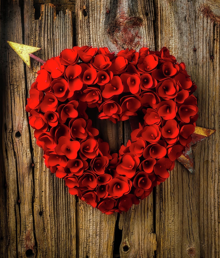 Red Heart Wreath And Arrow Photograph by Garry Gay