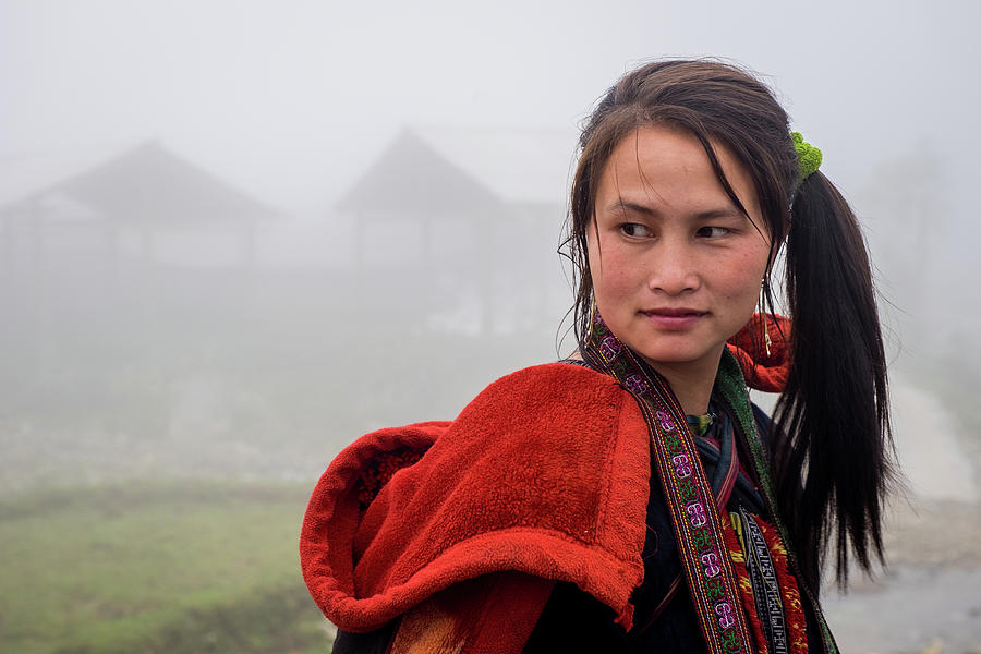 Red Hmong Lady Photograph by Arj Munoz