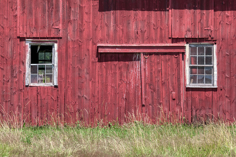 Red Horse Shoe Barn Photograph by David Letts