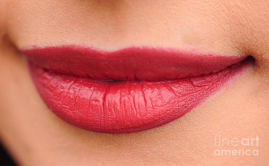 Alicia red lips