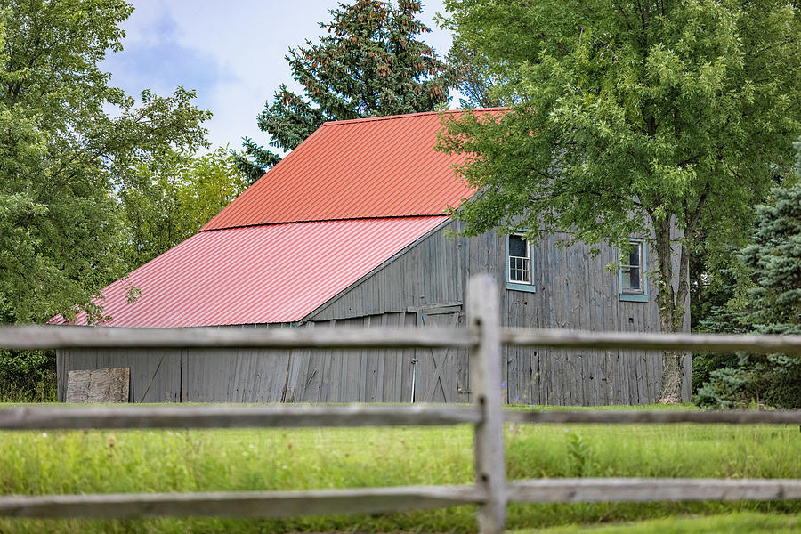 Red Roof Barn Photograph by Gordon Elwell