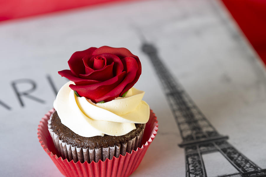 Red Rose Cupcake Photograph by Ian Gwinn