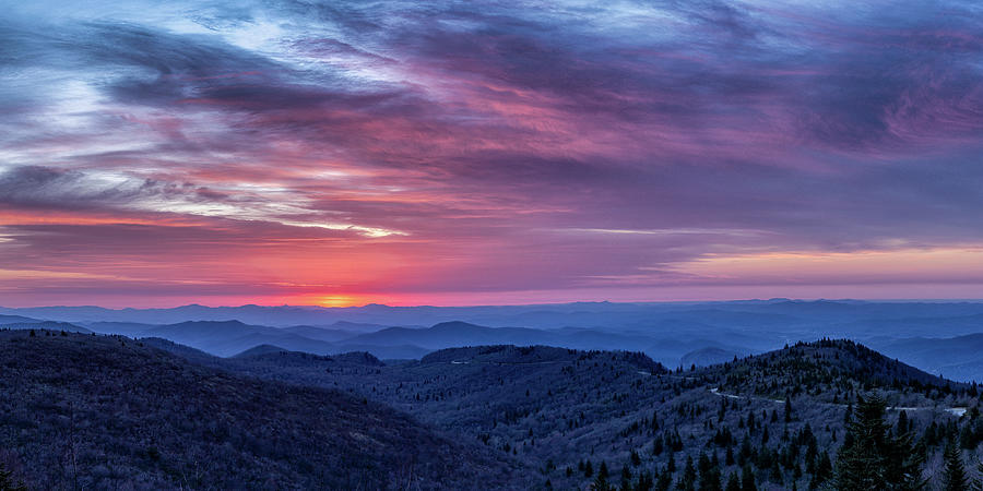 Red Sky at Morning Photograph by Rob Travis