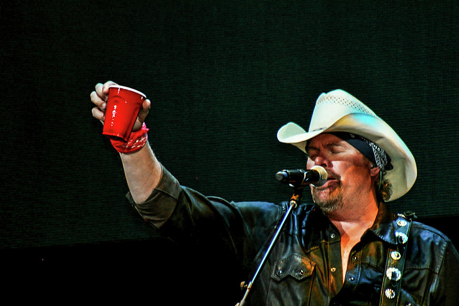 Toby Keith Photograph - Red Solo Cup by Susie DeZarn