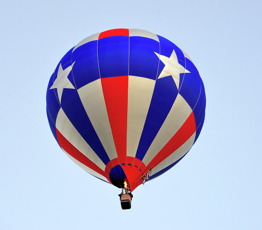 Red white and blue hot air balloon Photograph by David Lee Thompson