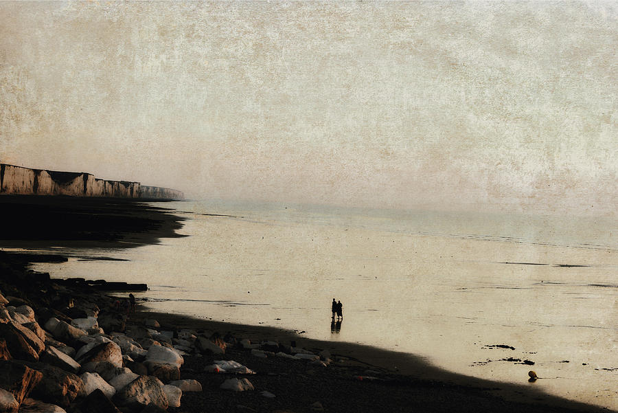 Regards vers lhorizon Photograph by Yasmina Baggili Regards vers lhorizon Photograph by Yasmina Baggili