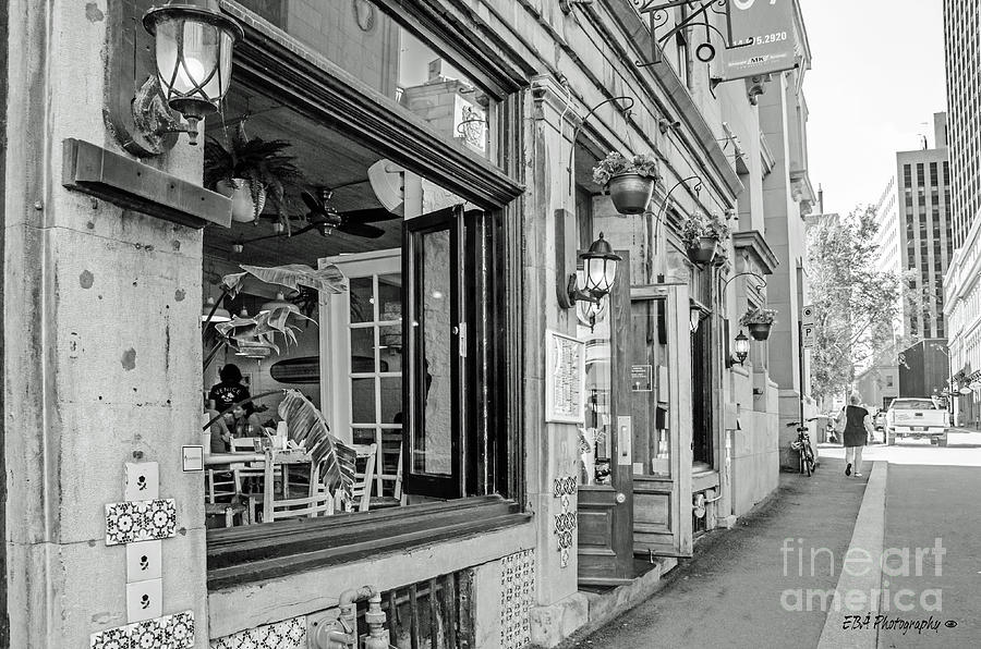 City Photograph - Restaurant in Old Montreal by Elaine Berger