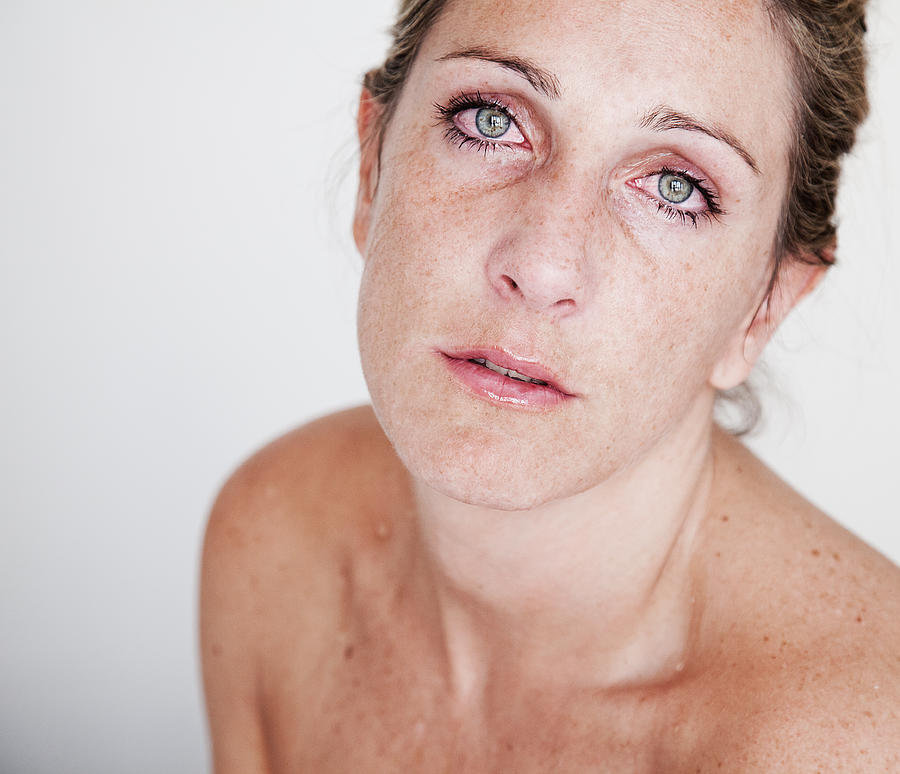 Retrato de mujer triste Photograph by Cristina Díaz
