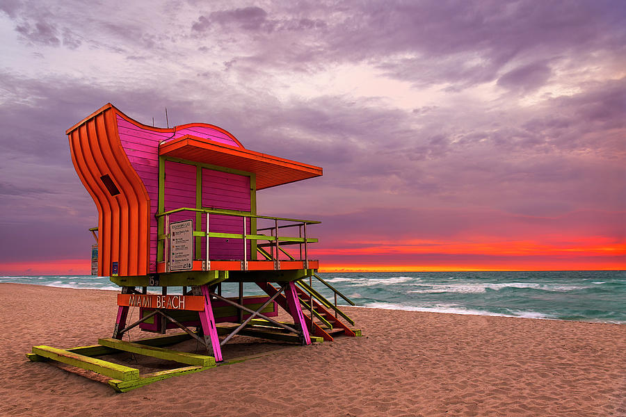Retro 15th Street Lifeguard Station at Sunrise Photograph by Andy Crawford