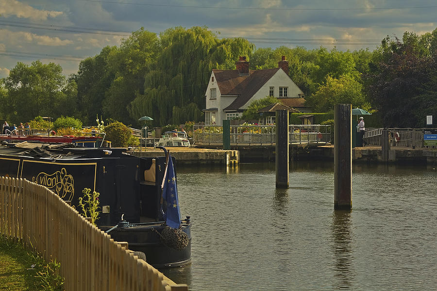 River Thames at Sandford-on-Thames, Oxfordshire, United Kingdom Photograph by by Andrea Pucci